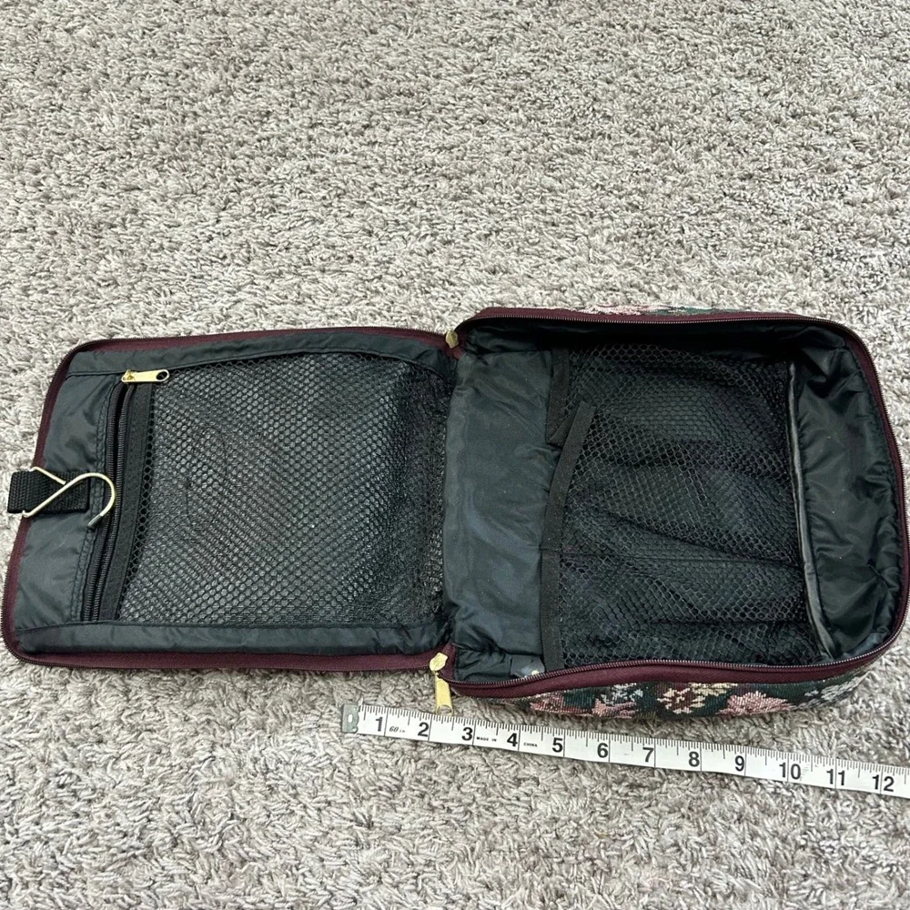 Bay Bags Vintage‎ Floral Tapestry Hanging Toiletry Travel Organizer Burgundy 90s